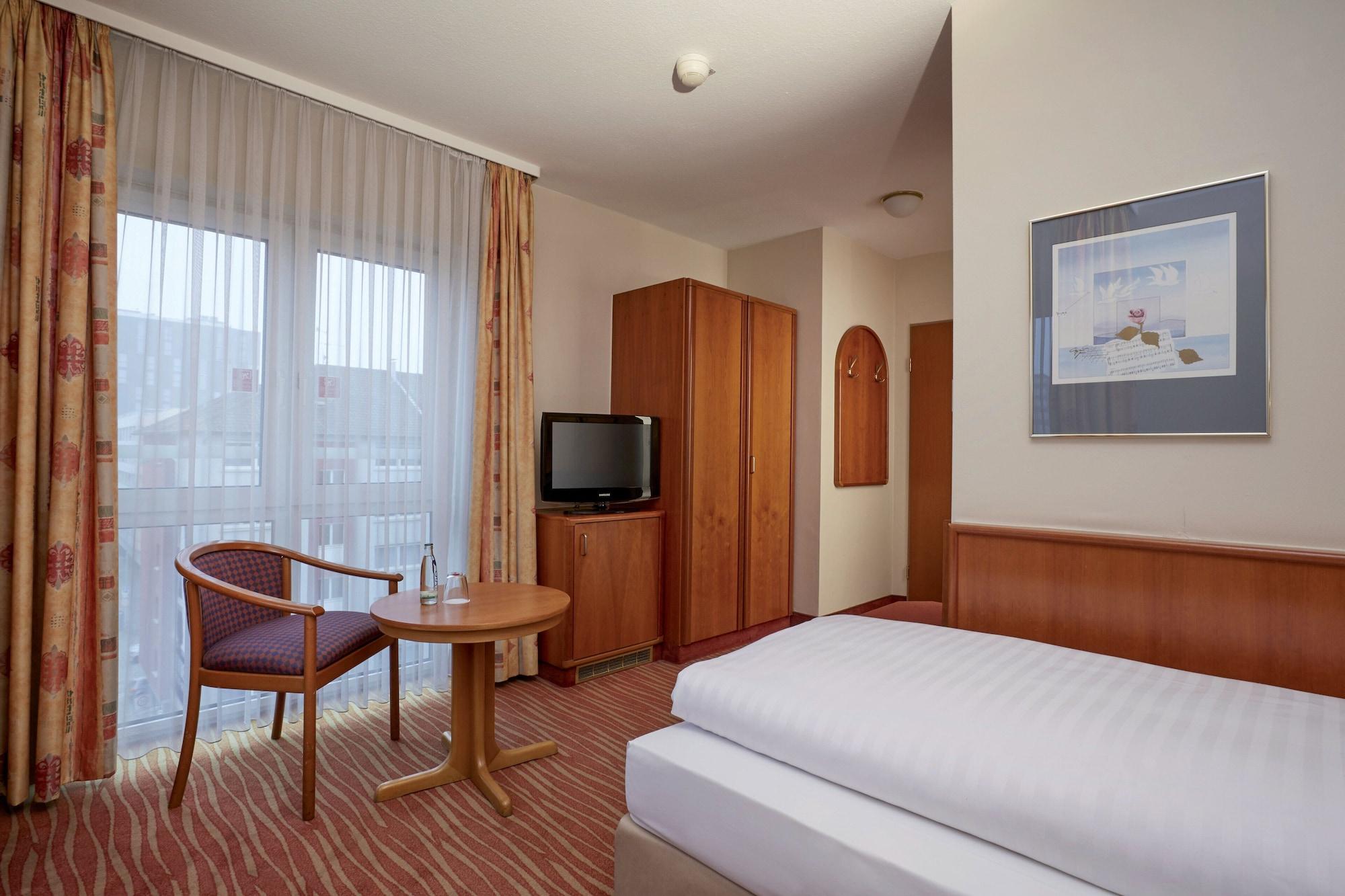 Novum Hotel Mannheim City Екстериор снимка